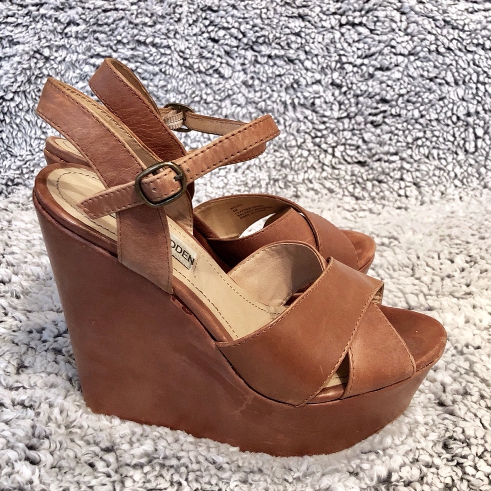 PRICE FIRM • Steve Madden Criss Cross Wedges
